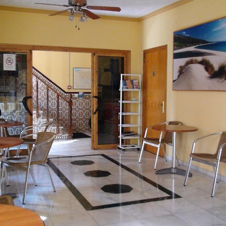 ホテル Hostal Tarik タリファ エクステリア 写真