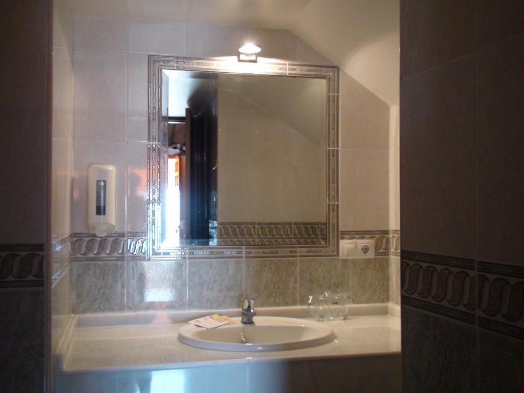 ホテル Hostal Tarik タリファ 部屋 写真