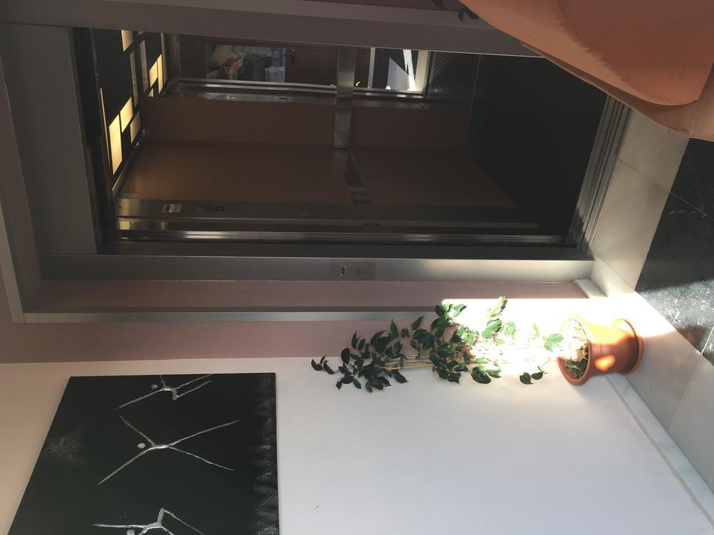 ホテル Hostal Tarik タリファ エクステリア 写真