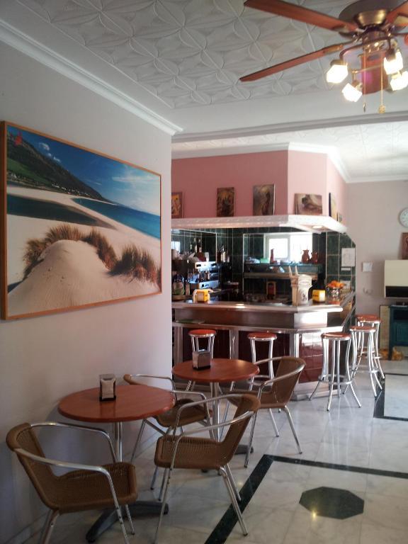 ホテル Hostal Tarik タリファ エクステリア 写真