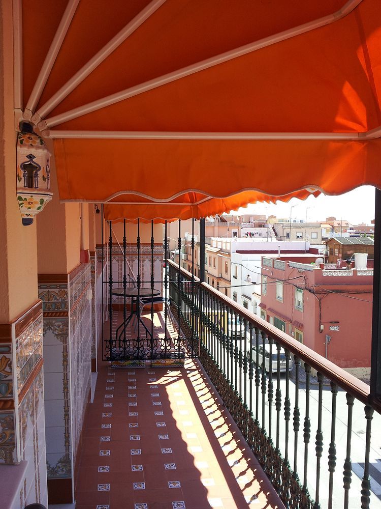 ホテル Hostal Tarik タリファ エクステリア 写真